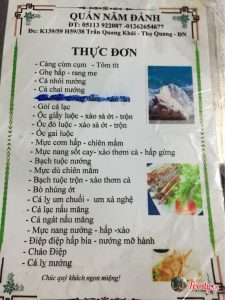 Đánh Giá và Phản Hồi từ Khách Hàng